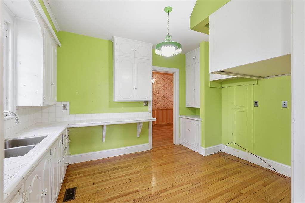 422 S Highland Street Property Photo 22