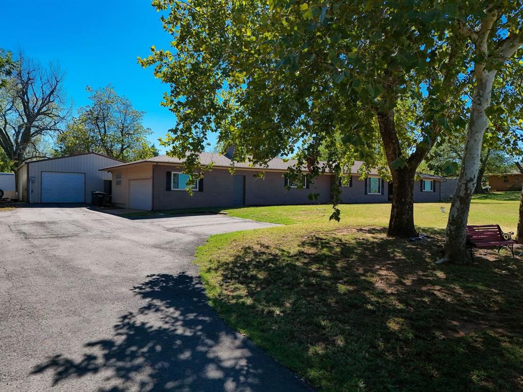 834 E Coffee Creek Road Property Photo 2