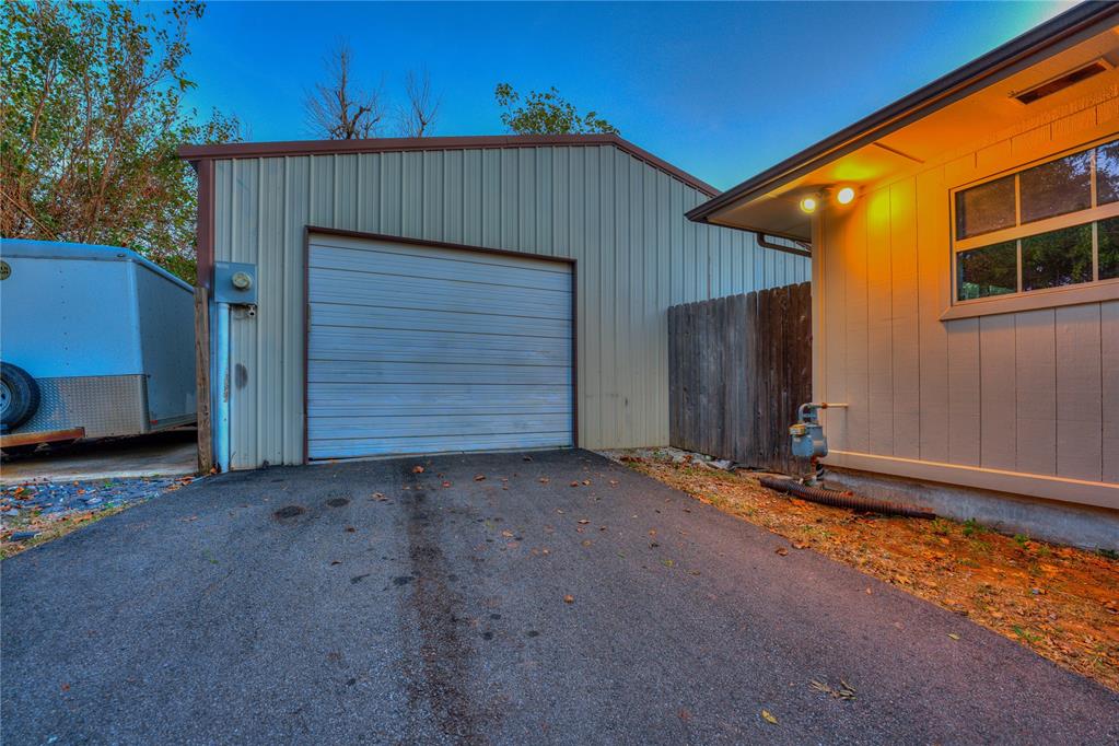 834 E Coffee Creek Road Property Photo 3