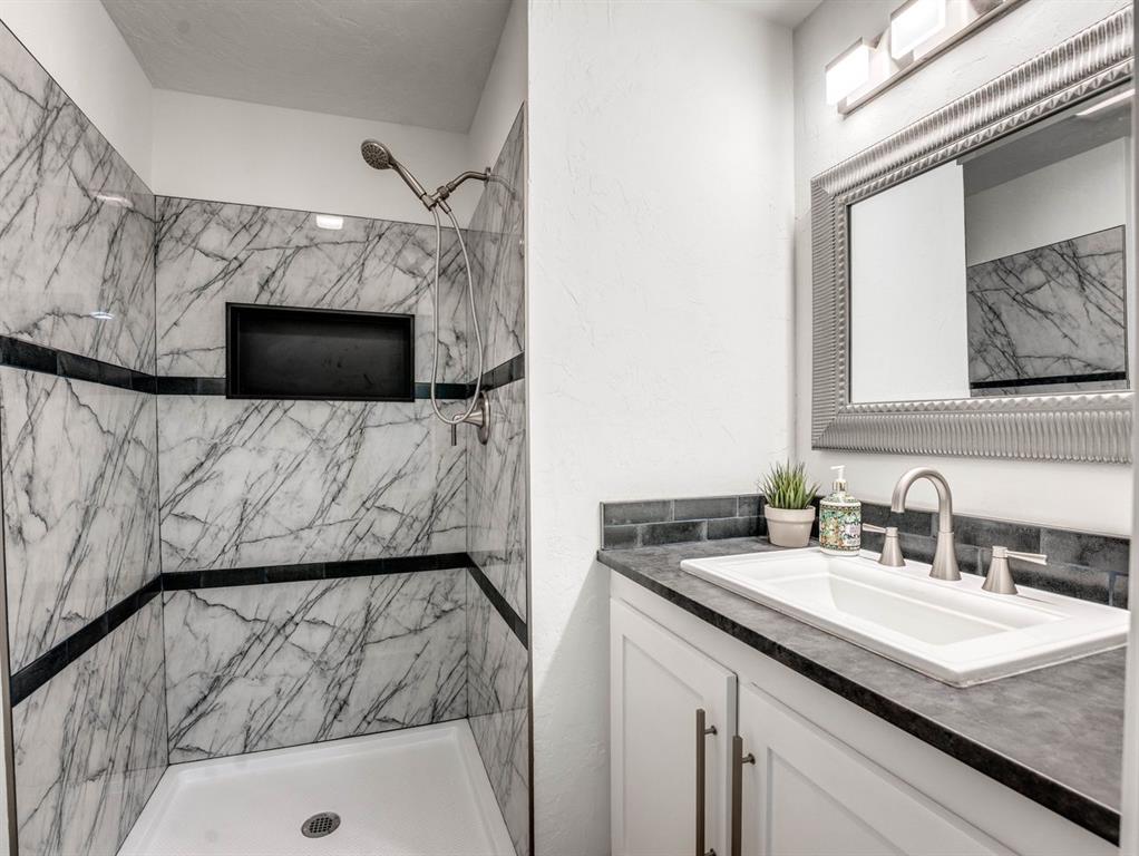 834 E Coffee Creek Road Property Photo 19