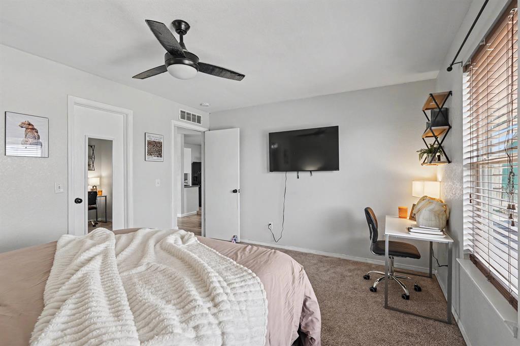 916 Danbury Place Property Photo 11