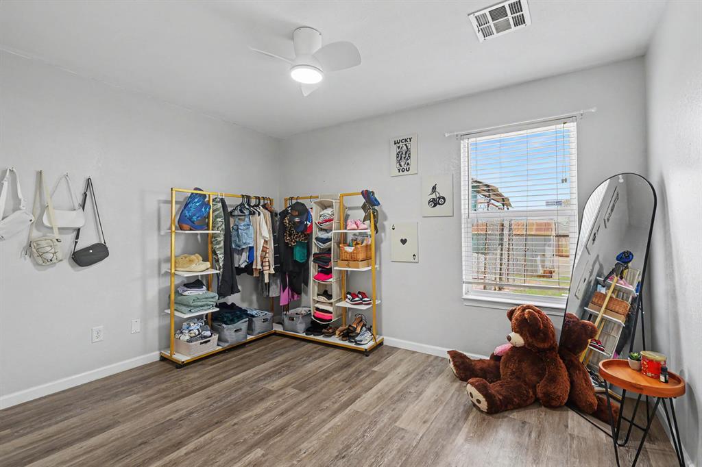 916 Danbury Place Property Photo 13