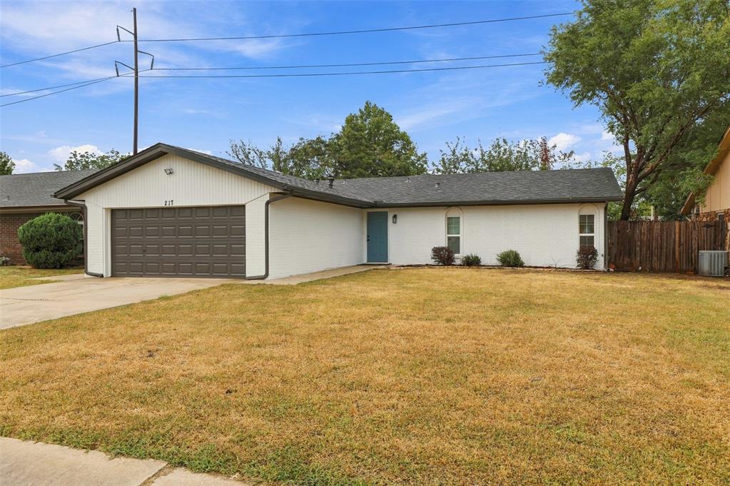 217 Elwood Drive Property Photo 1
