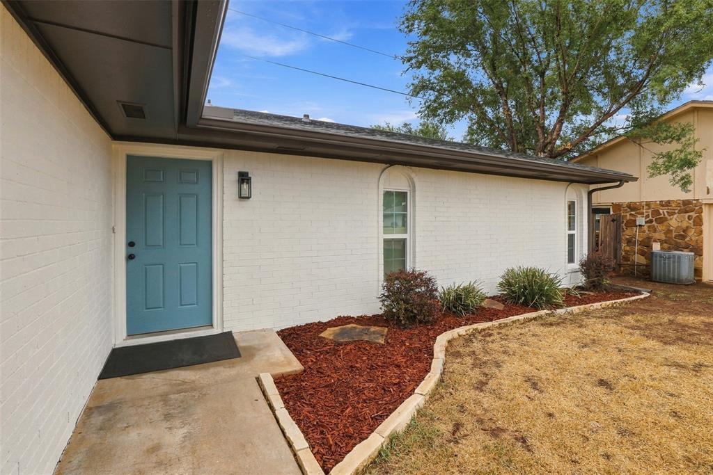 217 Elwood Drive Property Photo 3