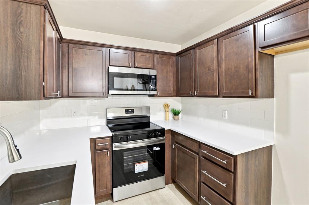 217 Elwood Drive Property Photo 13