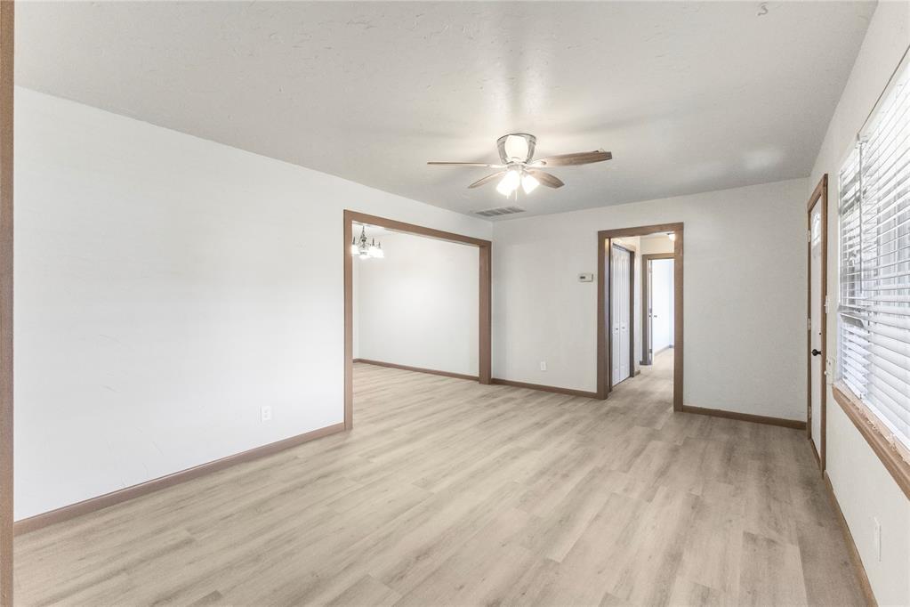 820 W 22nd Street Property Photo 6