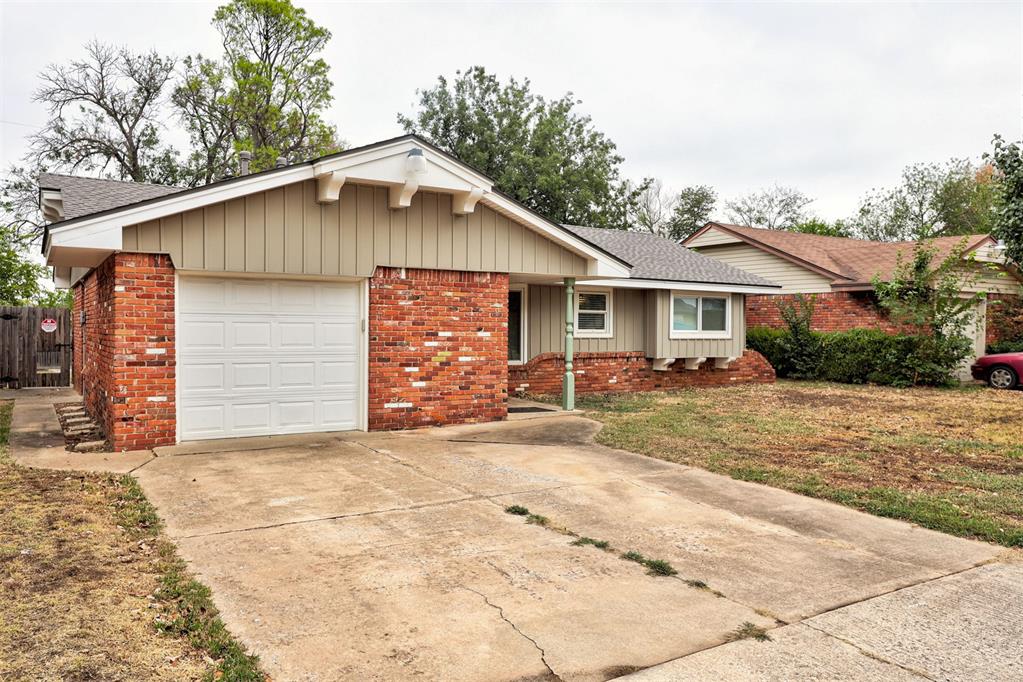 844 Englewood Road Property Photo 3
