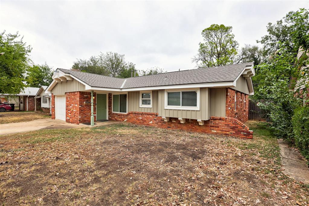 844 Englewood Road Property Photo 4
