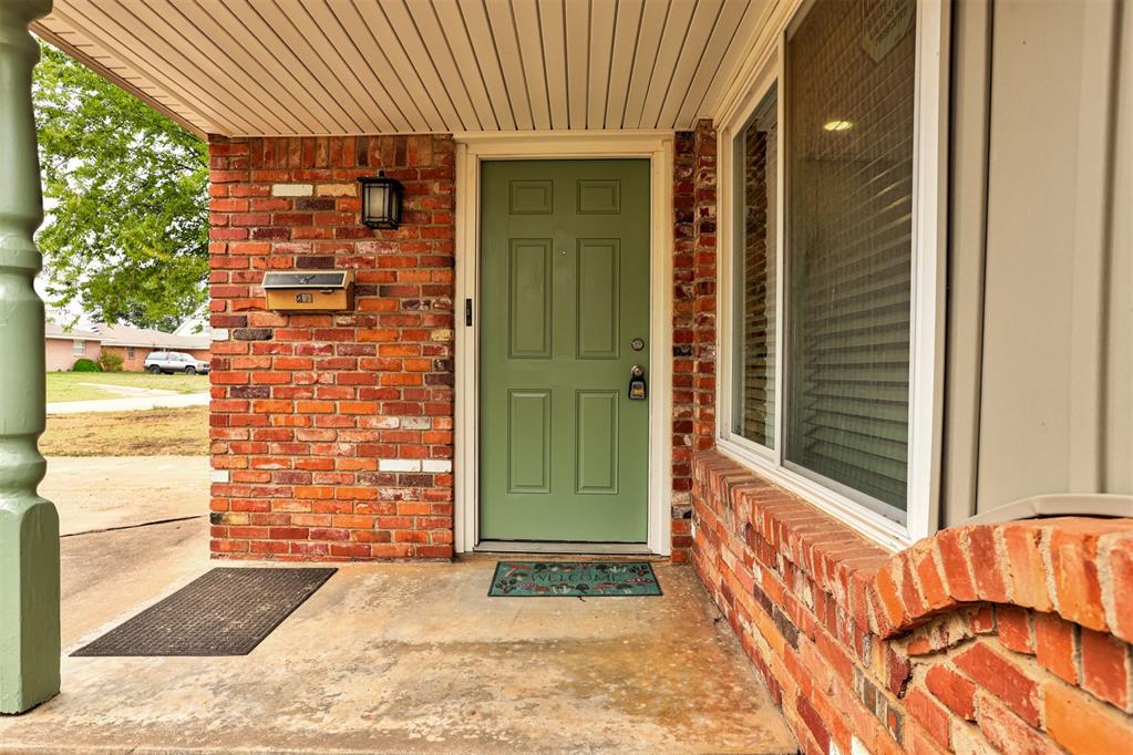 844 Englewood Road Property Photo 5