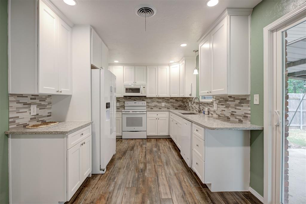 844 Englewood Road Property Photo 14