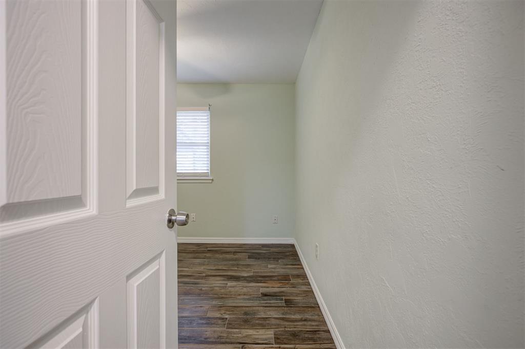 844 Englewood Road Property Photo 33