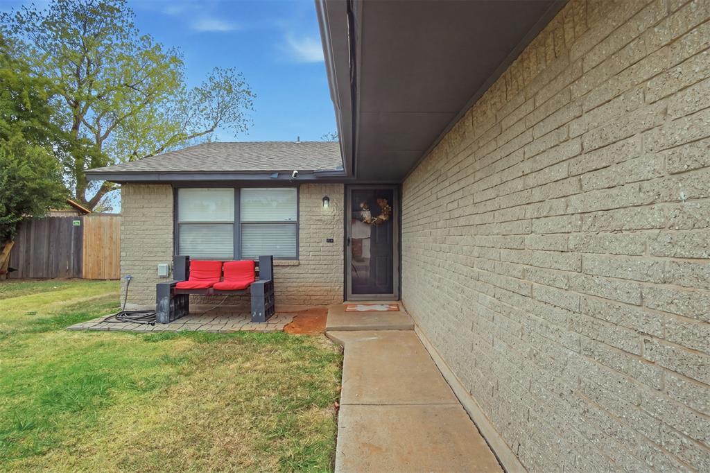 7719 Nw 113th Place Property Photo 2