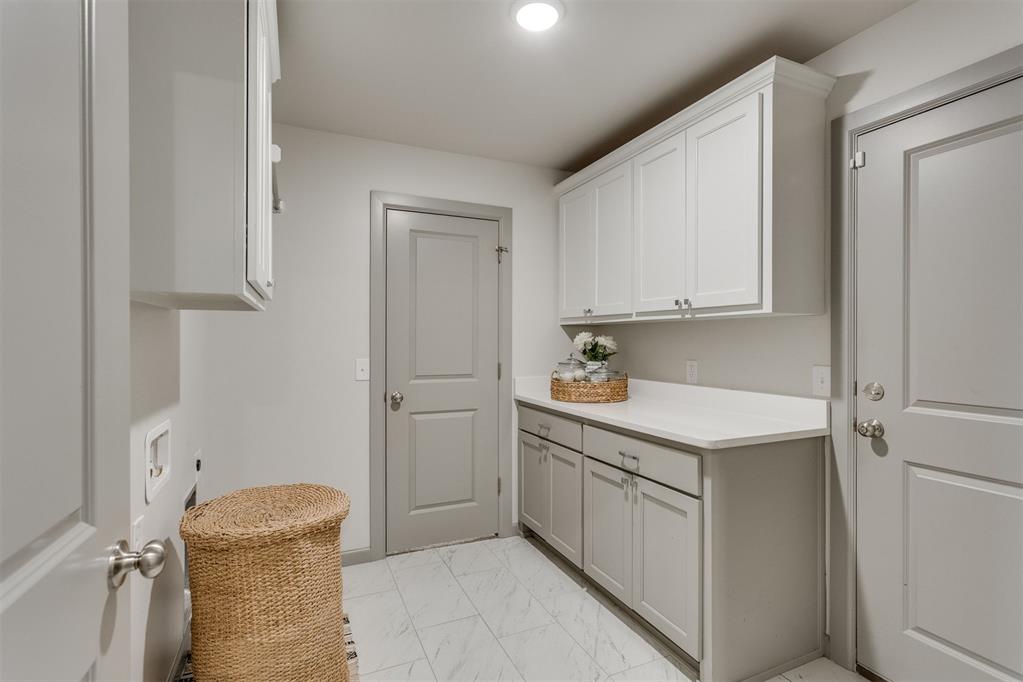 9208 Sw 41st Street Property Photo 6