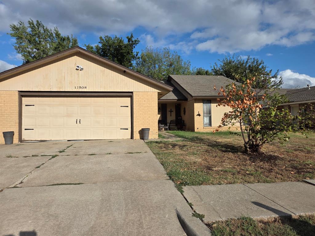 12508 Pine Bluff Drive Property Photo 1