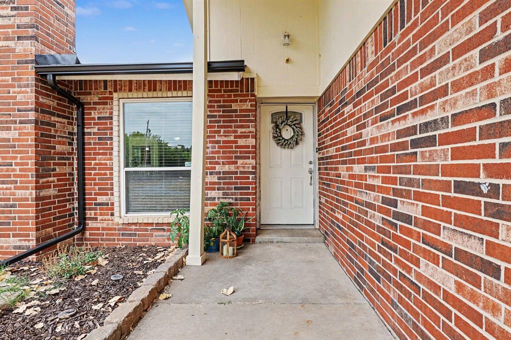 7600 N Post Road Property Photo 4