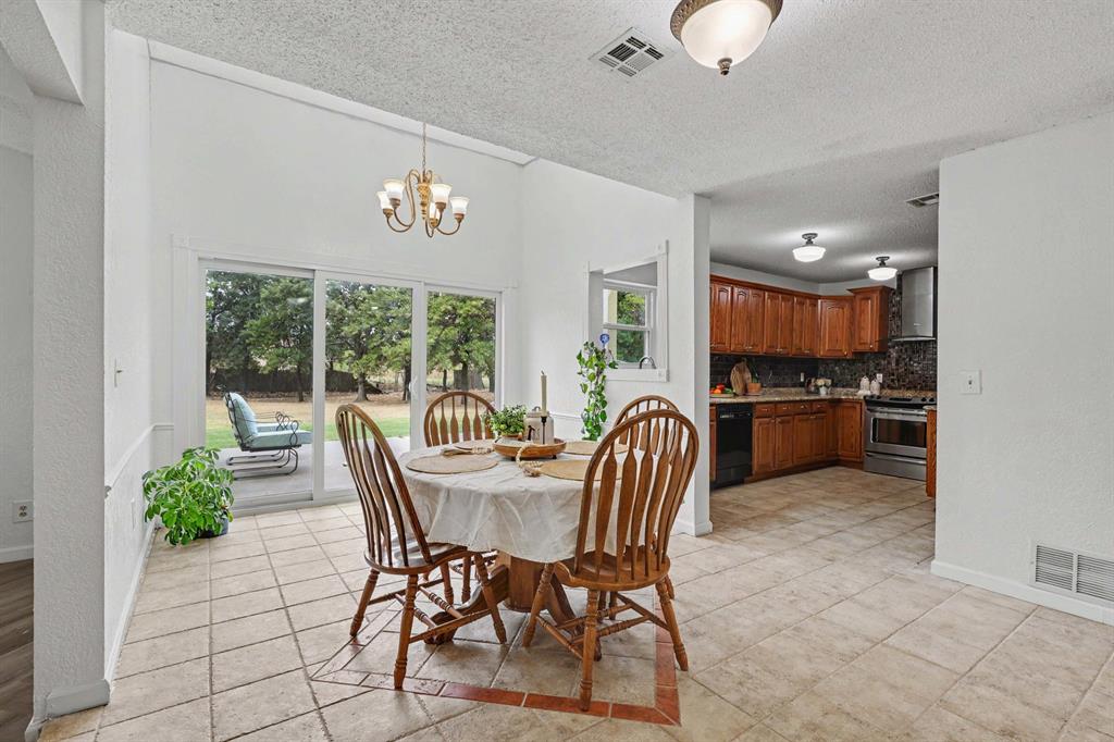 7600 N Post Road Property Photo 15