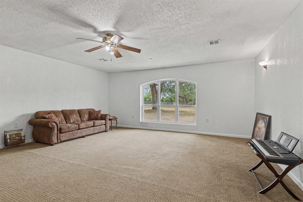 7600 N Post Road Property Photo 16