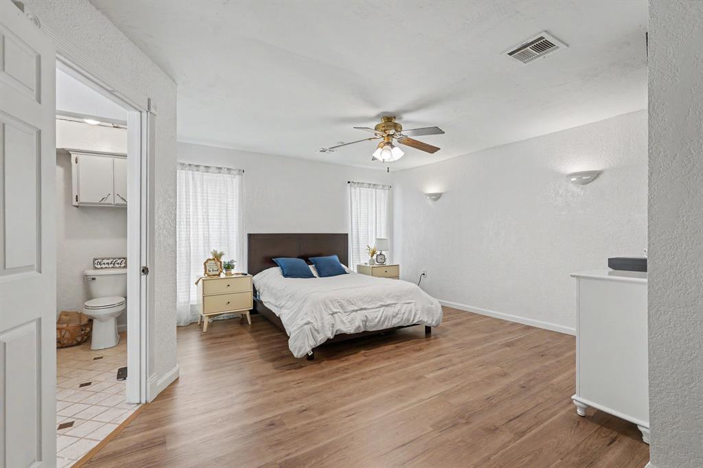 7600 N Post Road Property Photo 17