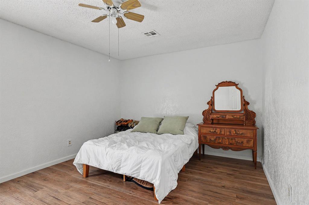 7600 N Post Road Property Photo 23