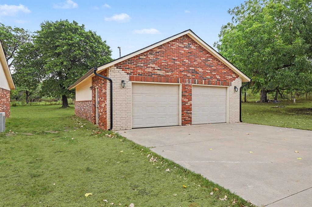 7600 N Post Road Property Photo 31