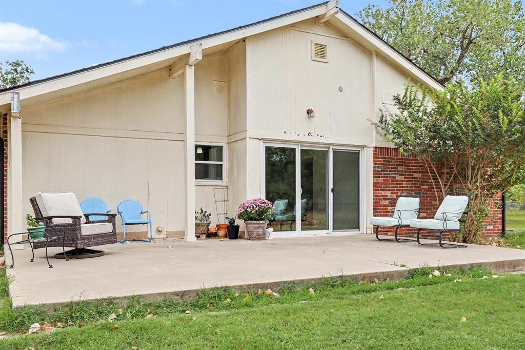 7600 N Post Road Property Photo 33