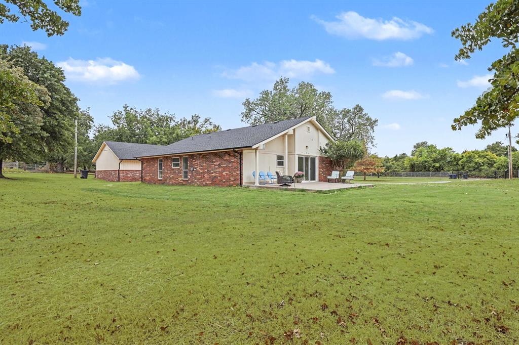 7600 N Post Road Property Photo 35