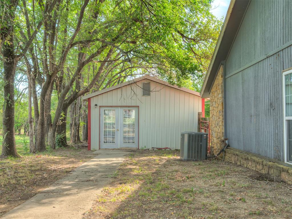 1329 Oxford Road Property Photo 2
