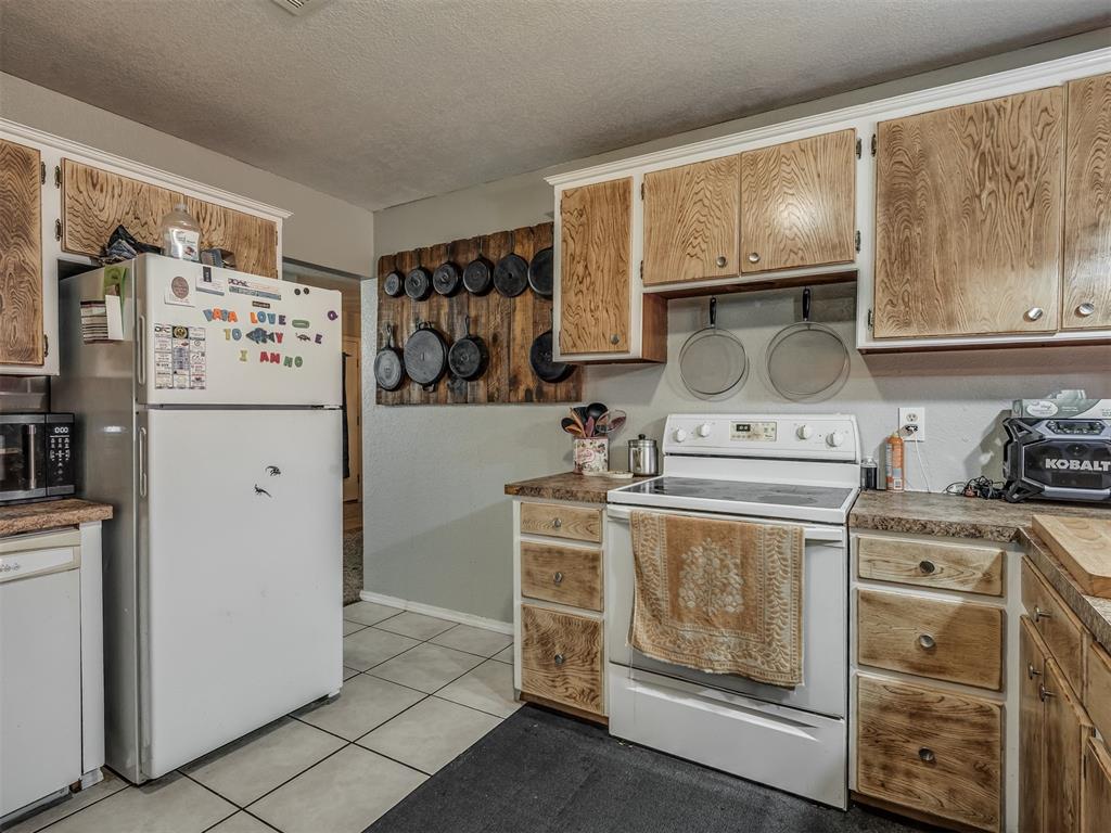 1329 Oxford Road Property Photo 9
