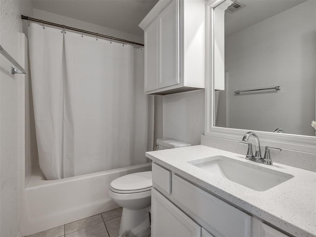 3833 Ives Way Property Photo 13