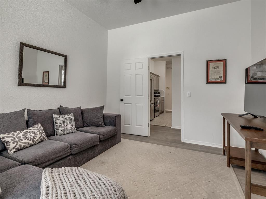 3833 Ives Way Property Photo 15