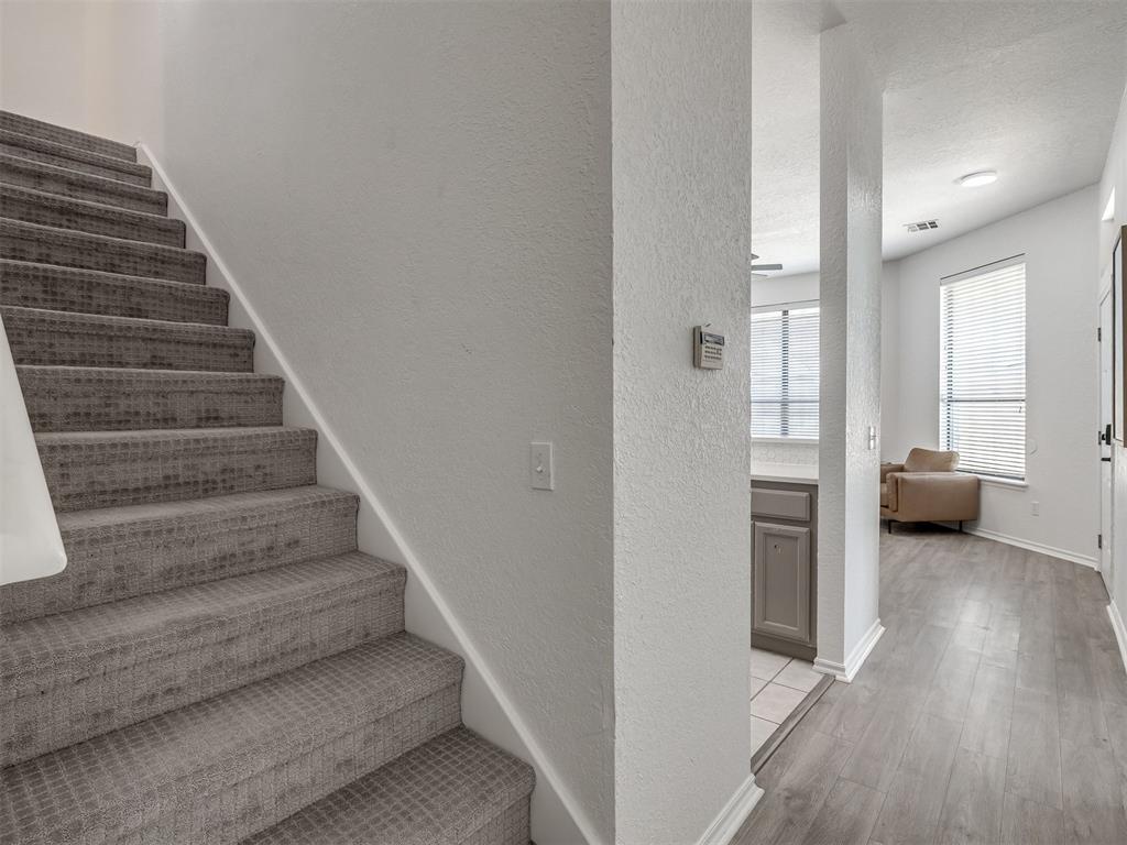 3833 Ives Way Property Photo 16