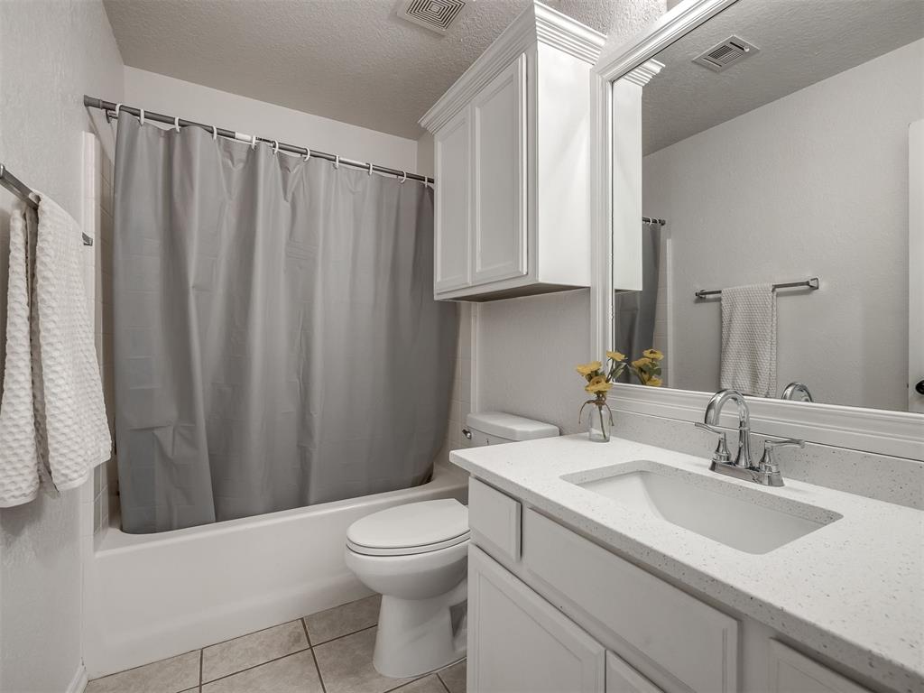 3833 Ives Way Property Photo 18