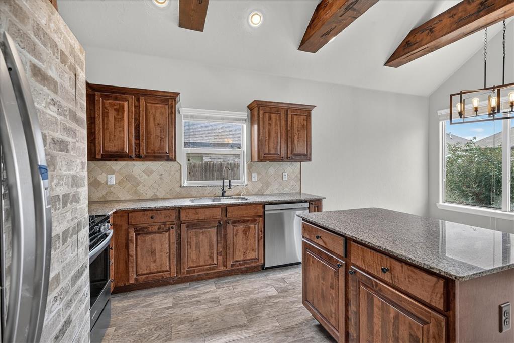 20550 Pioneer Drive Property Photo 10