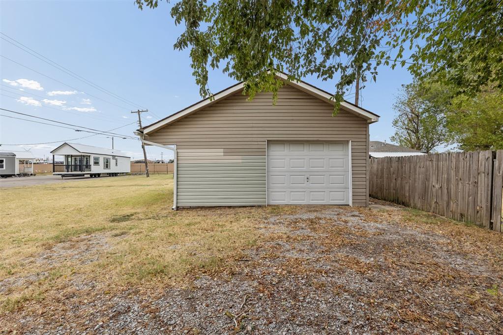 230 Se 60th Street Property Photo 29