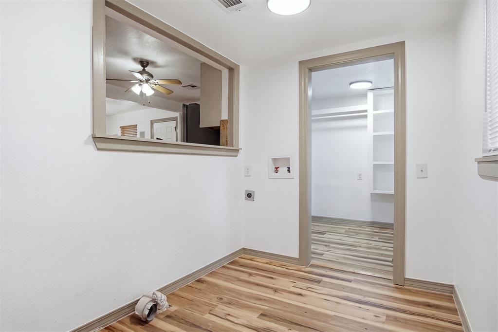 527 N Lahoma Avenue Property Photo 12