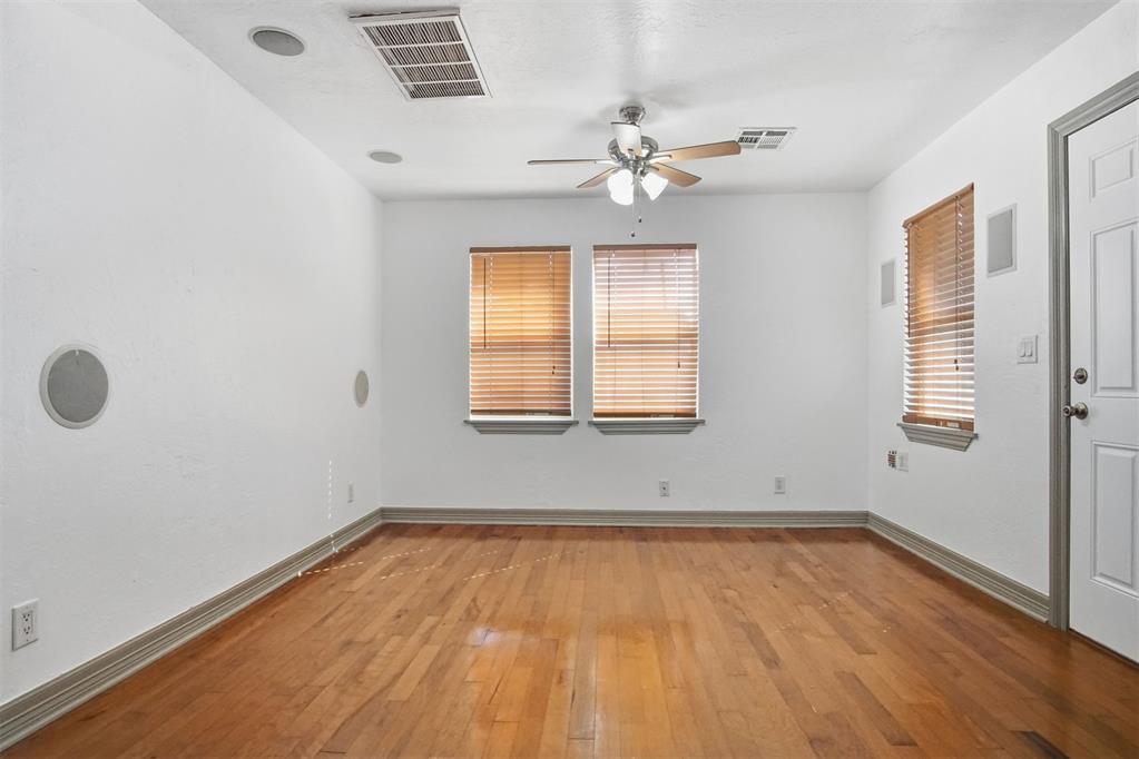 527 N Lahoma Avenue Property Photo 14