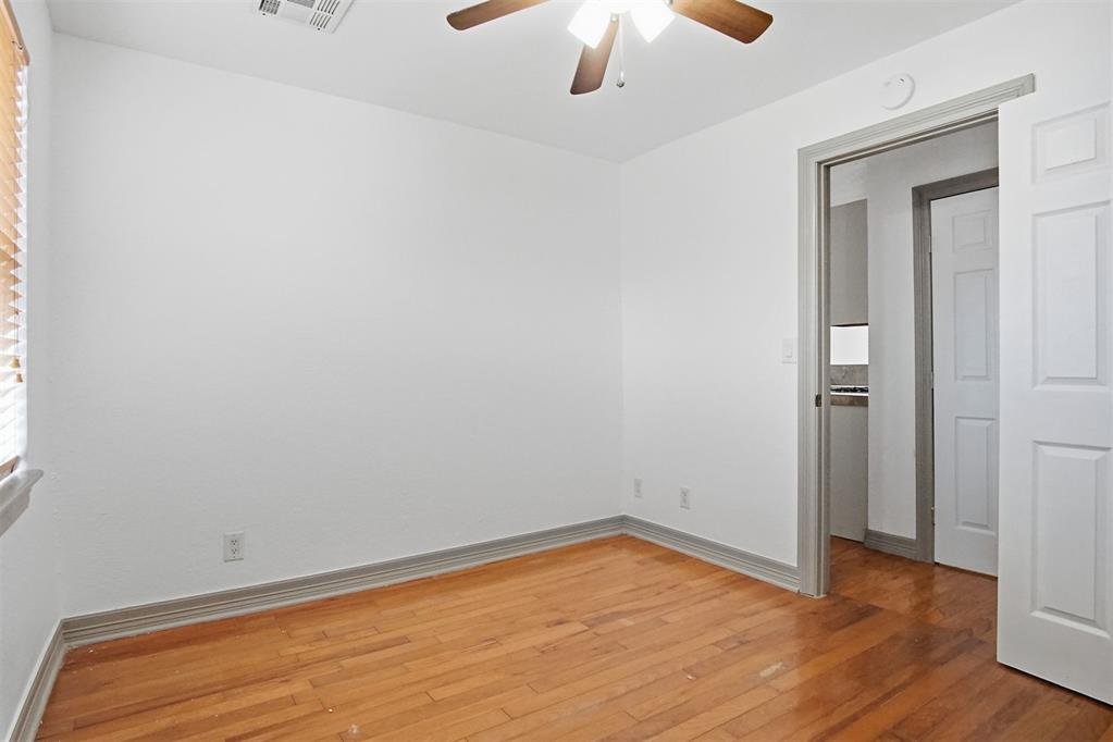 527 N Lahoma Avenue Property Photo 17