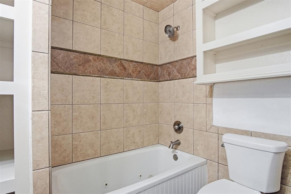 527 N Lahoma Avenue Property Photo 21