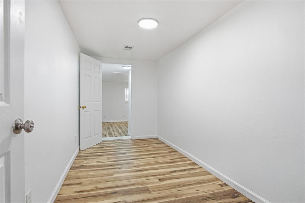 527 N Lahoma Avenue Property Photo 26