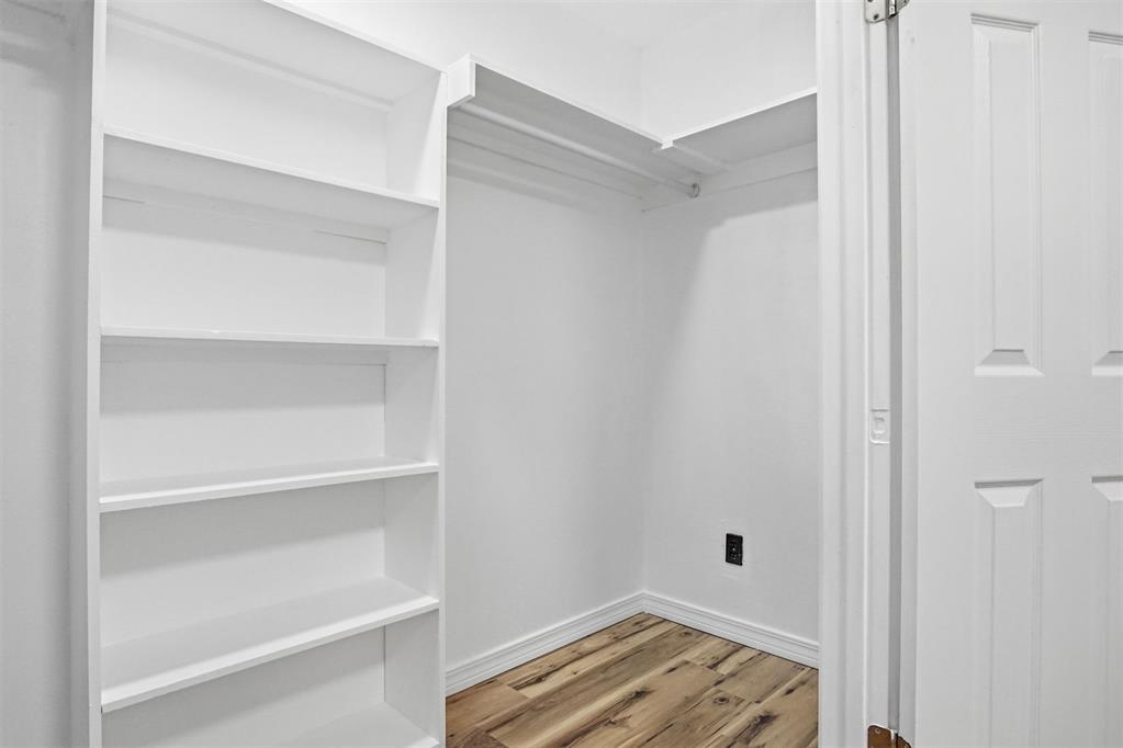 527 N Lahoma Avenue Property Photo 31