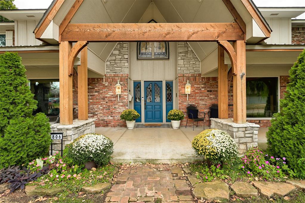 806 Glenmanor Drive Property Photo 4