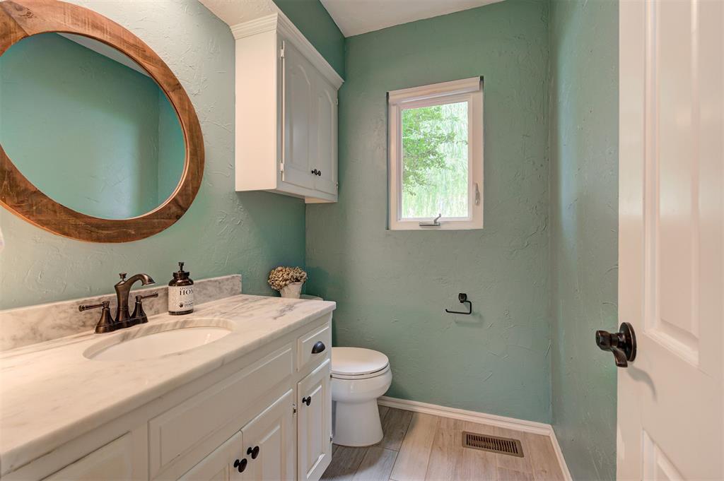 806 Glenmanor Drive Property Photo 19