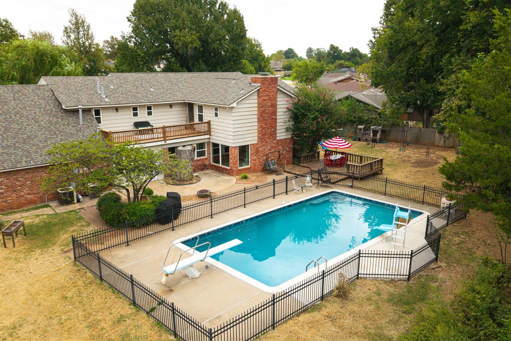 806 Glenmanor Drive Property Photo 38