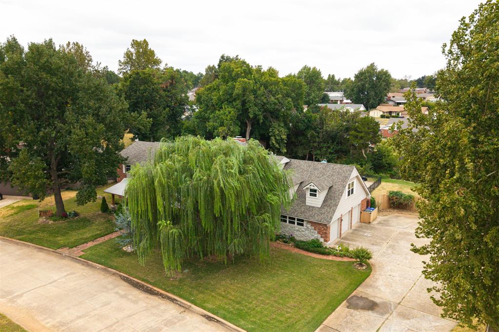 806 Glenmanor Drive Property Photo 39