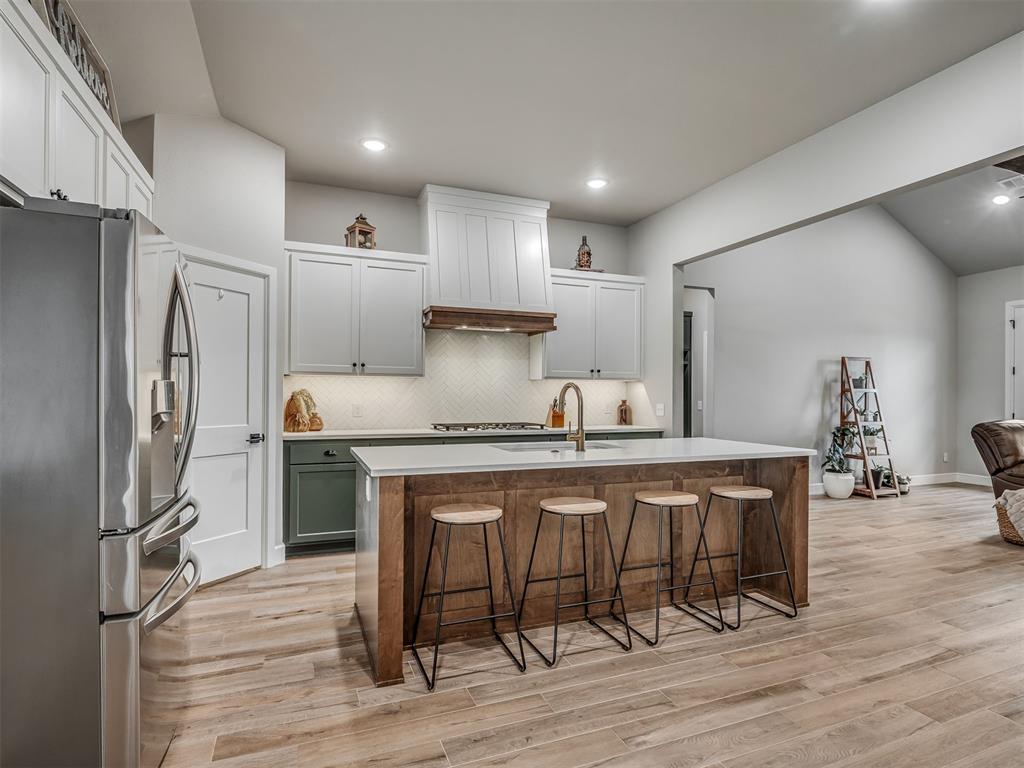 3017 Hollow Crest Lane Property Photo 3