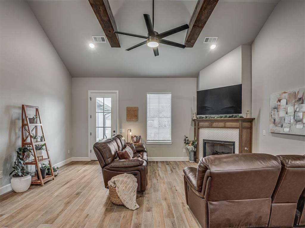 3017 Hollow Crest Lane Property Photo 11