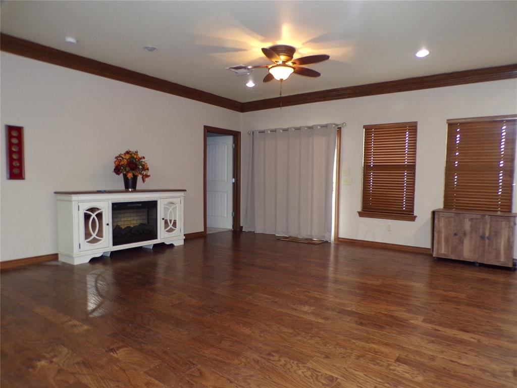 133 W 6th Street Property Photo 6