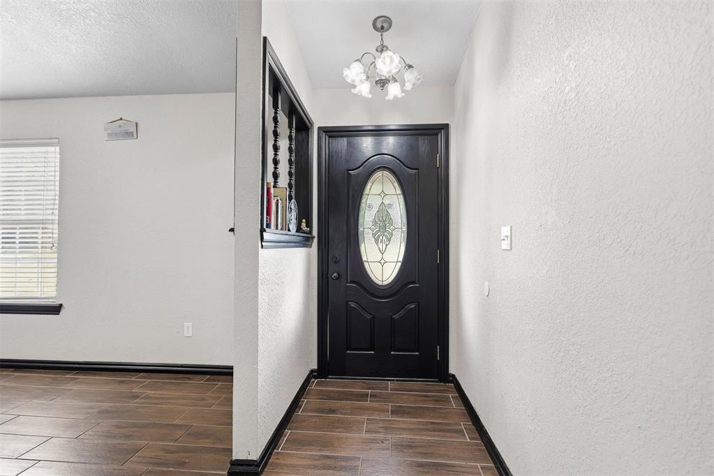 802 S Clayton Avenue Property Photo 3