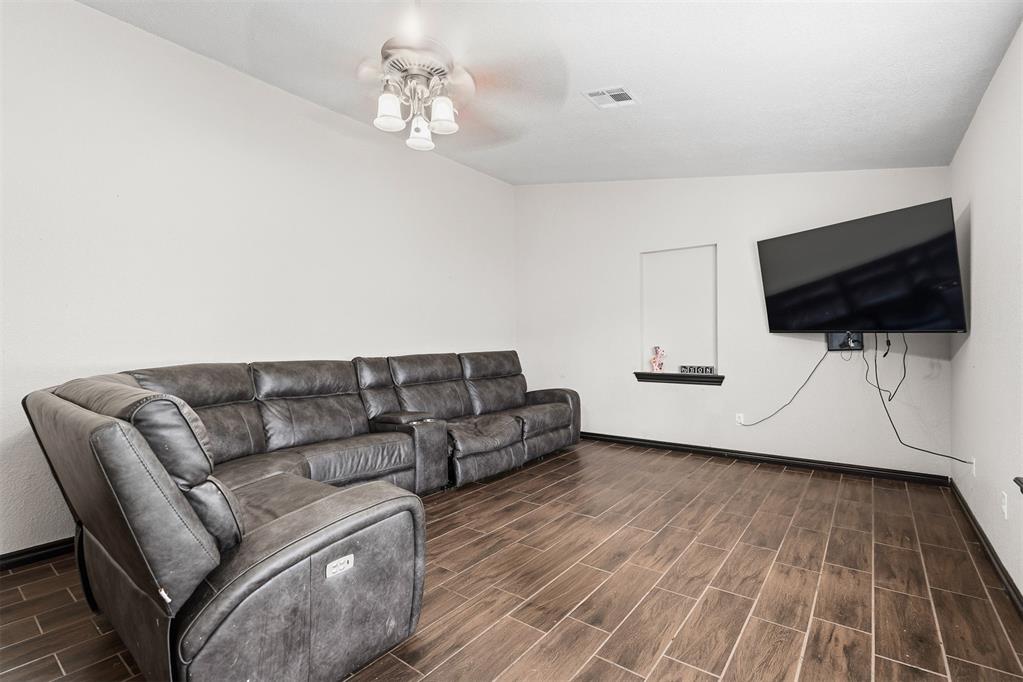 802 S Clayton Avenue Property Photo 7