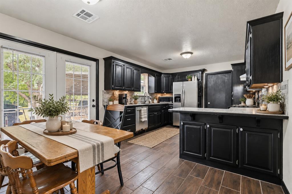 802 S Clayton Avenue Property Photo 11